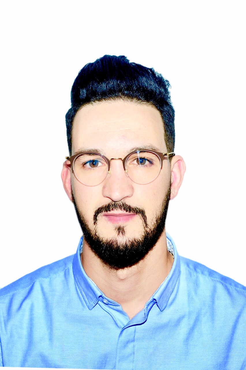 أيمن مخلص